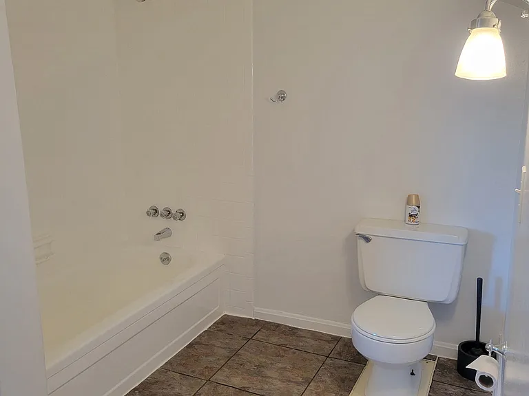 2404 Auburn Ave #6 — Photo 15