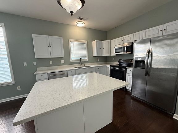 4th image of 1173 Island Pl E