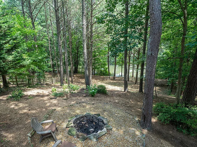 340 Rosalie Ct — Photo 29