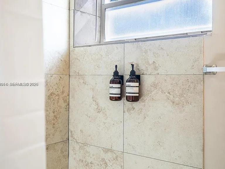 505 SE 20th St #1 — Photo 16