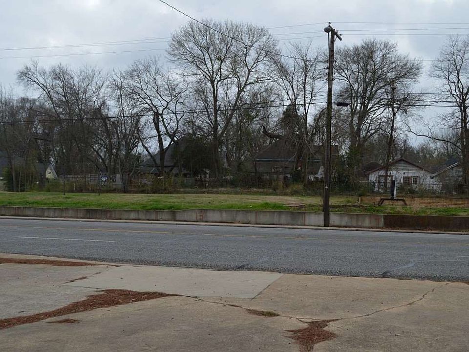 1st image of 700 E Grand Ave