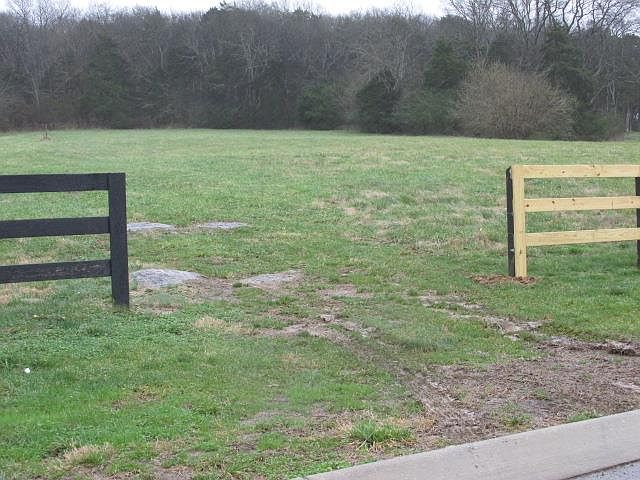 2nd image of 121 Nestledown Xing