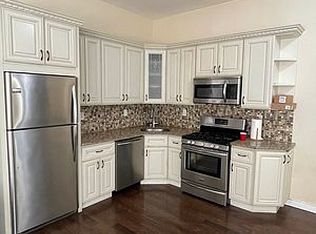 32-17 42nd St #1, Astoria, NY 11103