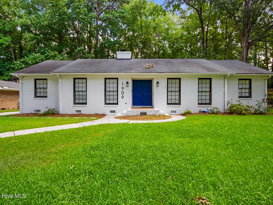 1909 Fairview Way