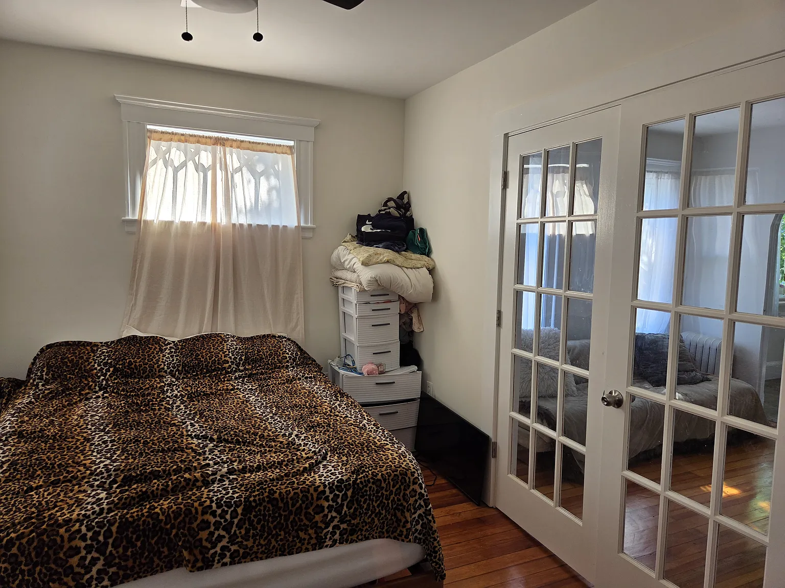 2 bed, 775 sqft, $2,400 — Photo 3