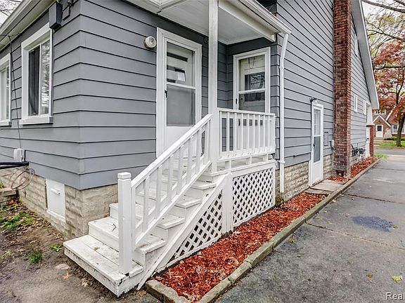 2nd image of 467 W Breckenridge Ave