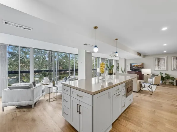 101 Alma St APT 207, Palo Alto, CA 94301