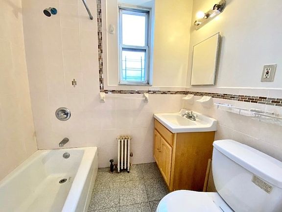 4th image of 36-20 Parsons Blvd #4G