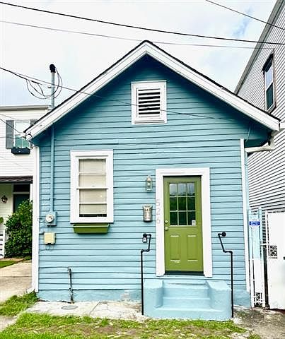 1st image of 526 Jena St