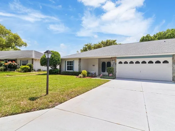 11015 Linkside Dr, Port Richey, FL 34668
