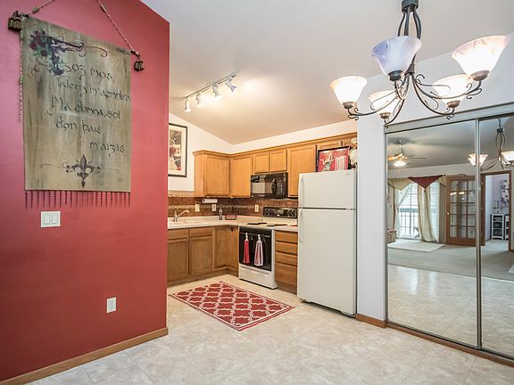 5th image of 330 W Aspen Dr Unit 2
