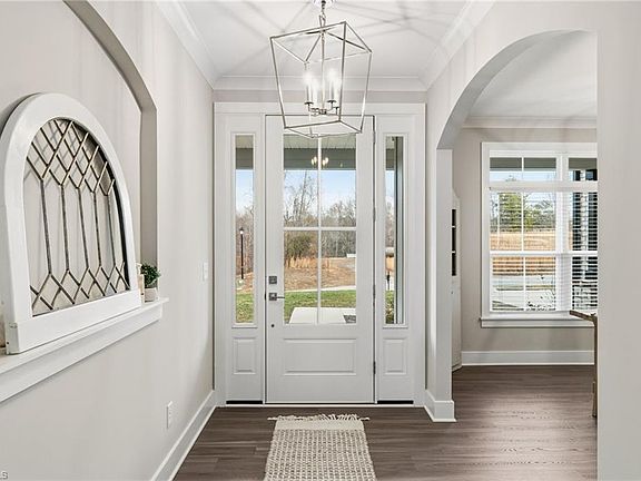 5th image of 7632 Monty Dr