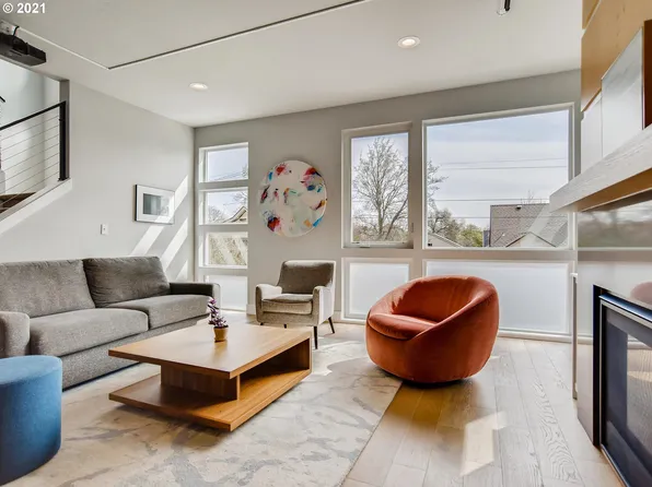 2021 SE Woodward St Unit A, Portland, OR 97202