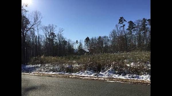 2nd image of Moser Cir