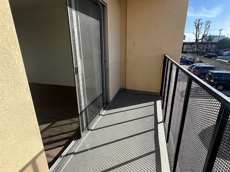 Lennox Lanai Apartments — Photo 26