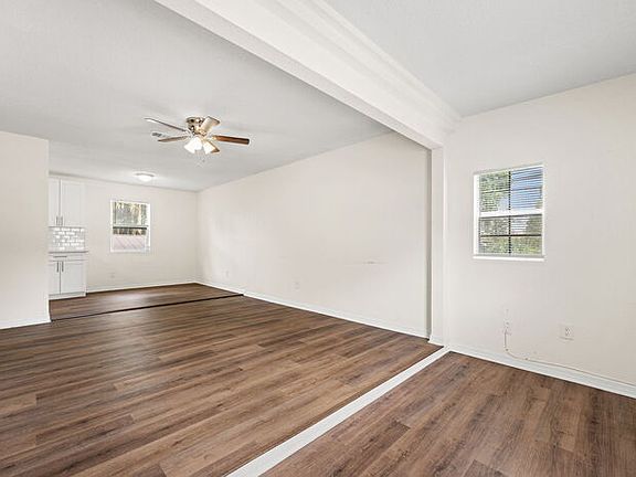 4th image of 637 Blodgetts Ln
