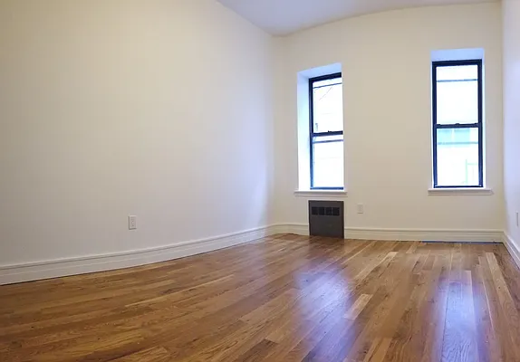 Rented by Zjama Realty Corp | media 26