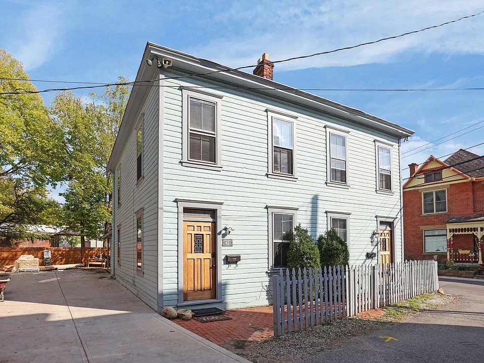42 E Prescott St