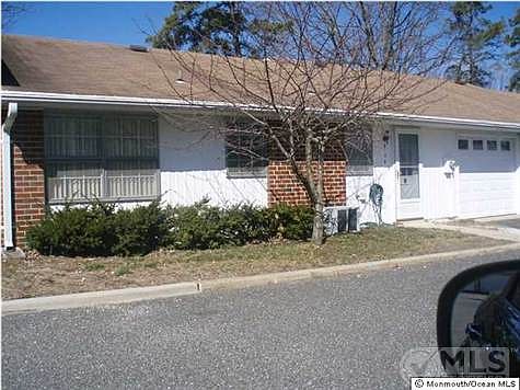 1st image of 815B Balmoral Ct