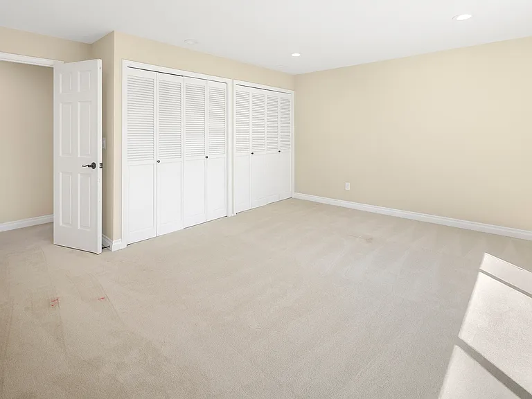 15023 SE 65th St — Photo 22
