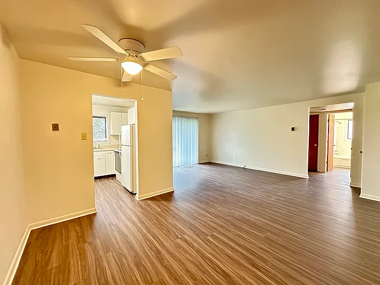 Edgewood Apartments — Photo 8
