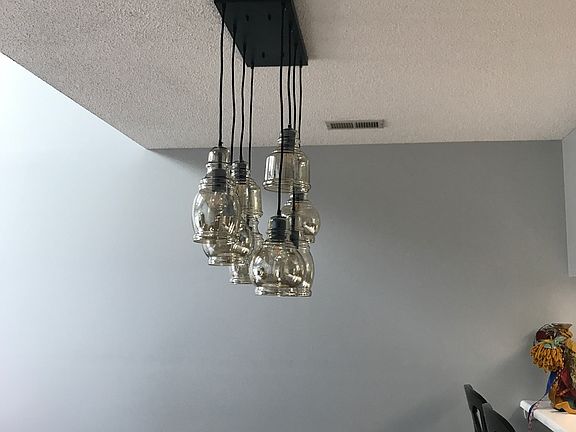 Breakfast room lighting
