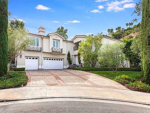 2nd image of 3679 Benedict Canyon Ln