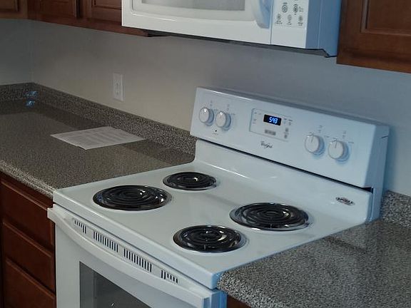 3rd image of 5980 Hermitage Dr APT B