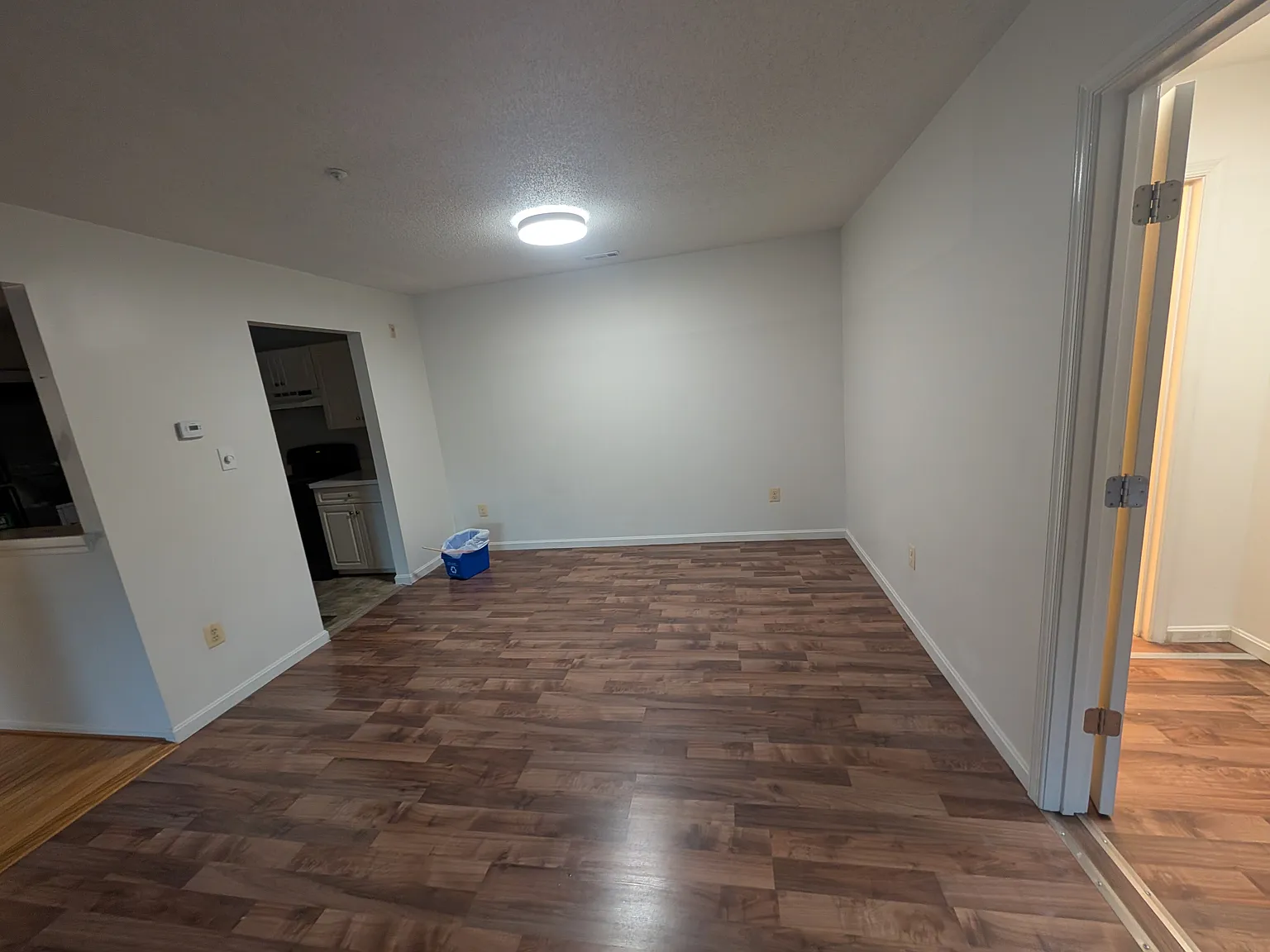 2 bed, 1500 sqft, $2,100 — Photo 3