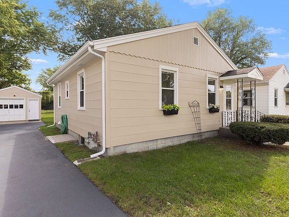 2nd image of 2840 Kishwaukee St