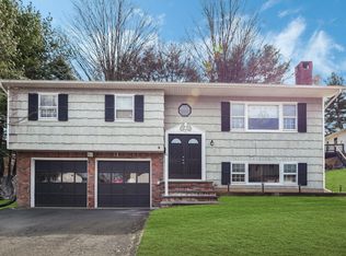 7 Poplar Rd, Garnerville, NY 10923