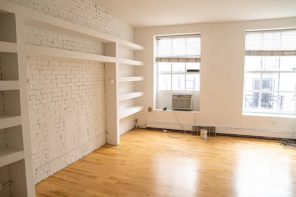 Rented by SERHANT. | media 9