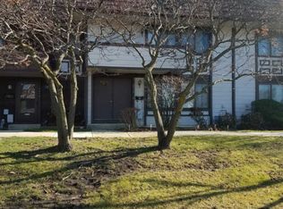5612 Court Leona, Hanover Park, IL 60133