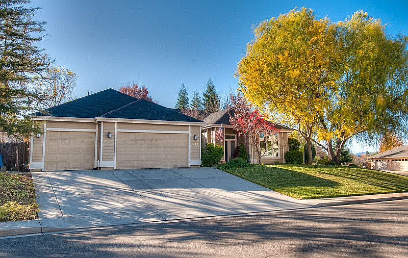 2290 Hope Ln, Redding, CA 96003 | Zillow