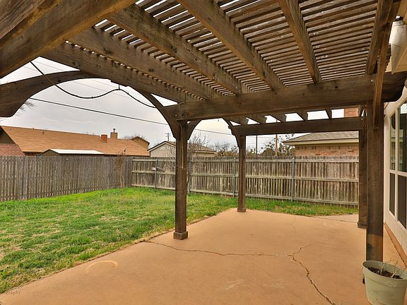 5th image of 2965 Red Oak Cir
