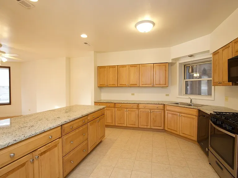 6713 N Sheridan Rd #N3 — Photo 4
