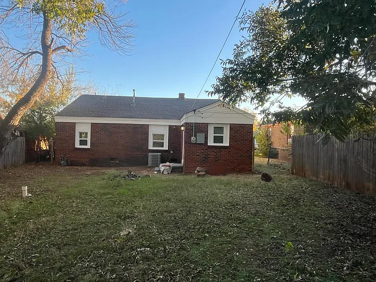 725 Eubanks — Photo 12