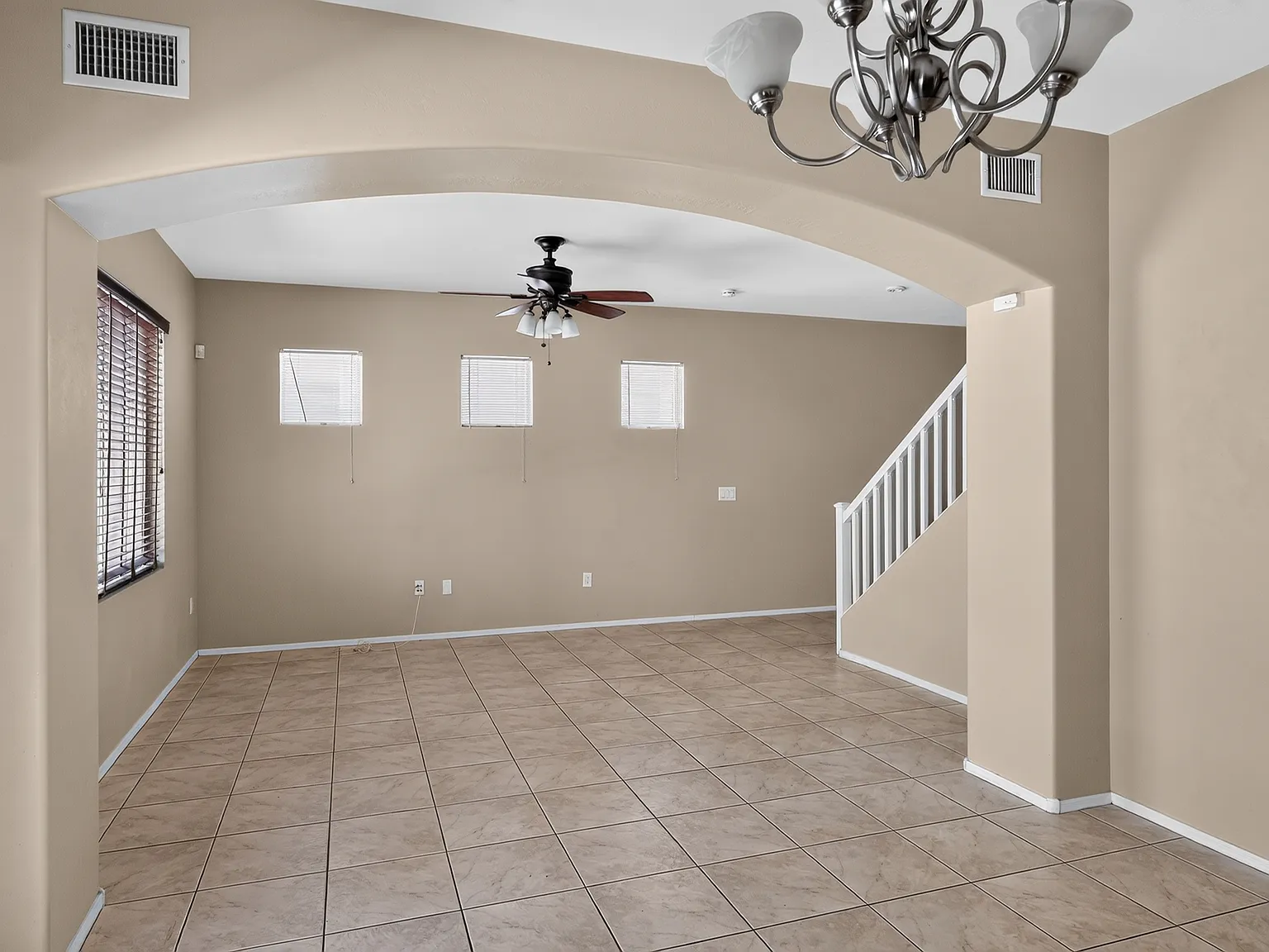 3 bed, 1534 sqft, $2,140 — Photo 3