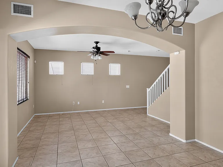 3032 W Cavalry Dr — Photo 3
