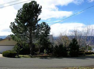 19501 Stonegate Rd, Hidden Valley Lake, CA 95467