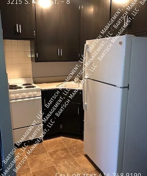 3215 S 48th St #8 — Photo 2