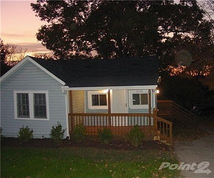 3rd image of 2742 Jones Ave