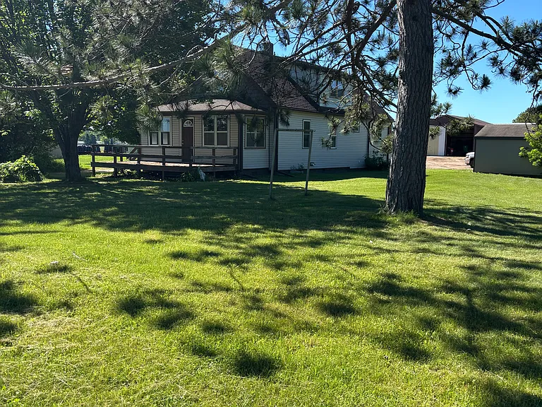 1883 Neuens Rd — Photo 2
