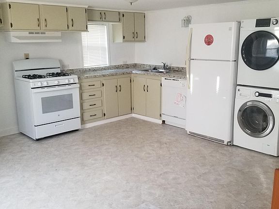 3rd image of 1605 Church St