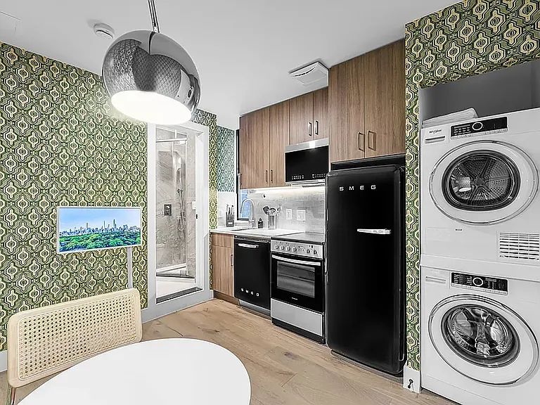 236 W 15th St #13B — Photo 7