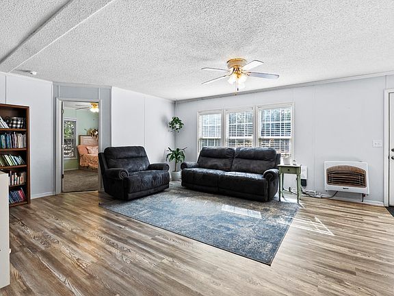 2nd image of 366 Victoria Dr