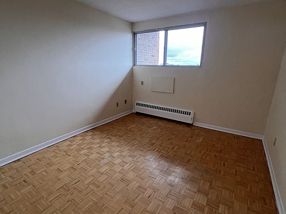 3rd image of 345 Laurier Ave E #805