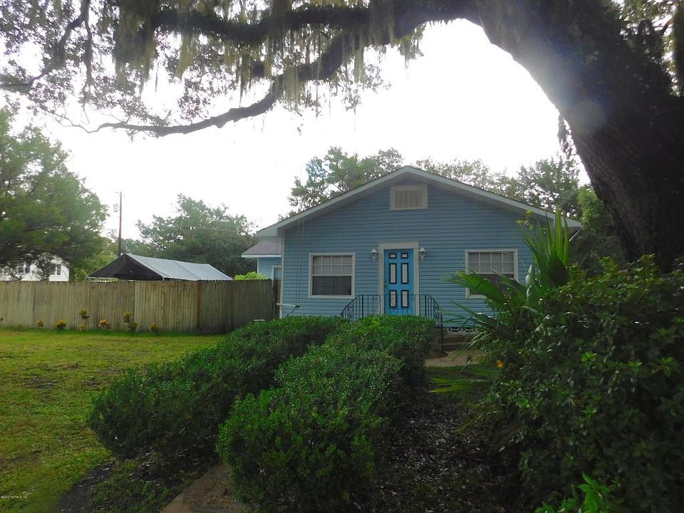 Beautiful corner Lot!