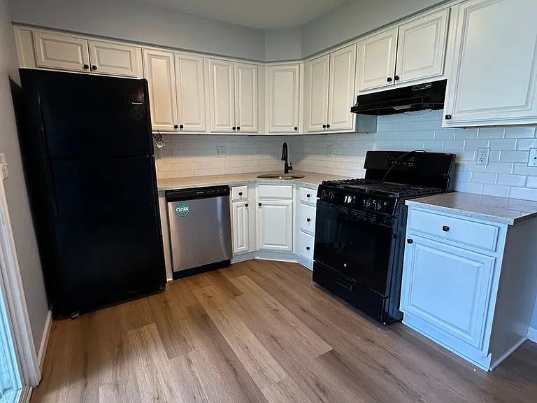 18 Harrington Ln — Photo 5
