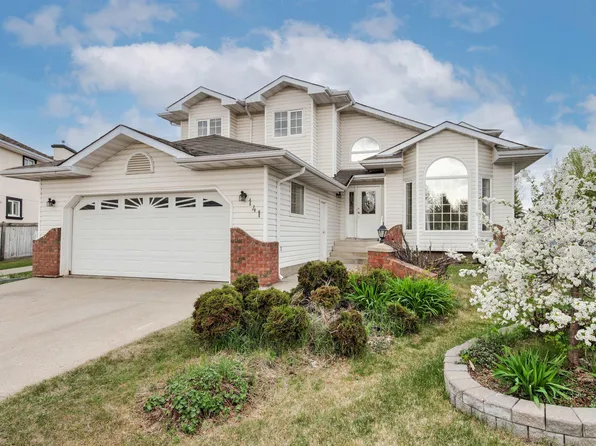 141 Kulawy Dr N, Edmonton, AB T6L 7E4
